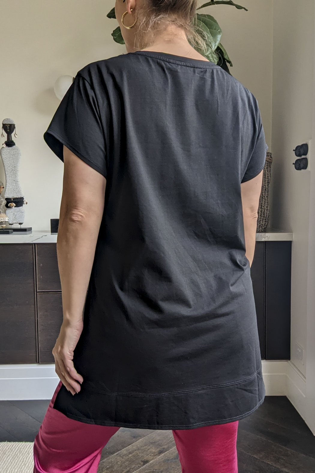 Black Love V-neck T-shirt - Final Sale