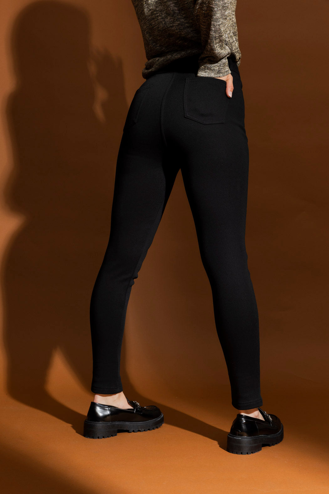 Black Sculpt Black Zip Pant