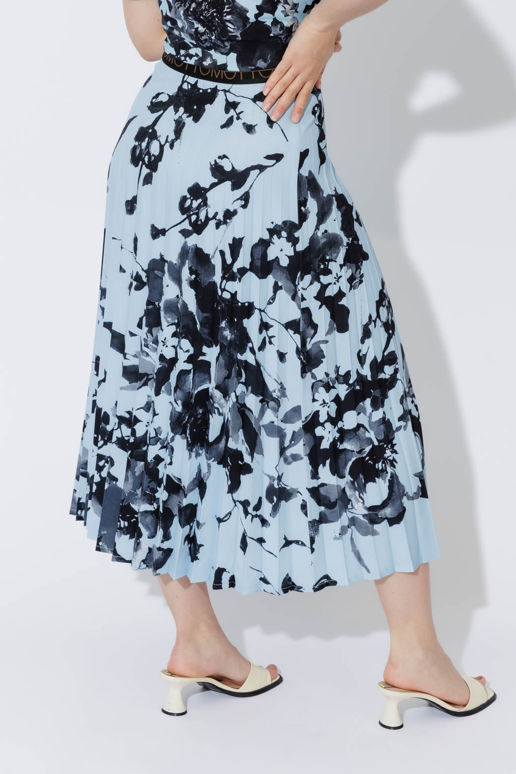 Blue Floral Pleat Skirt