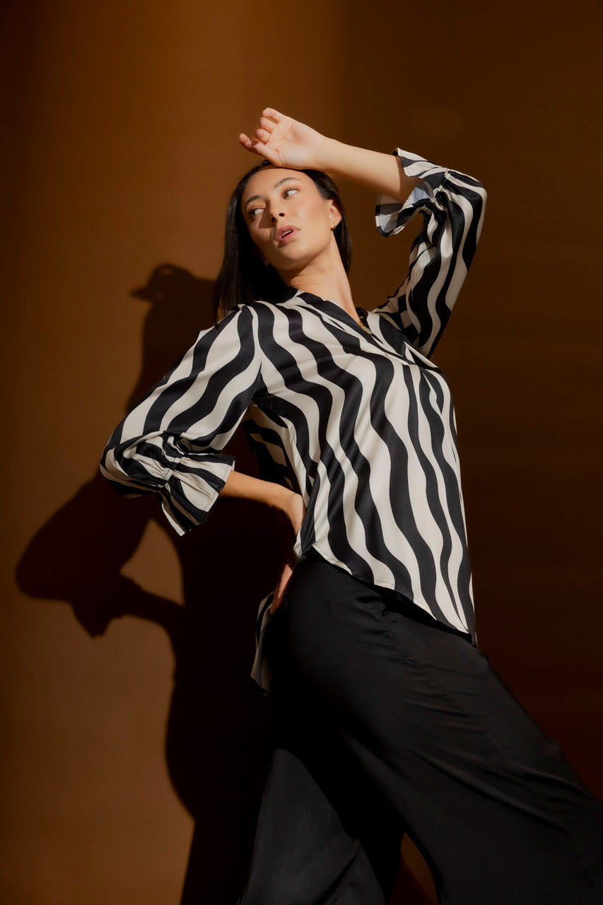 Black Swirl Femme Blogger Shirt Black Swirl