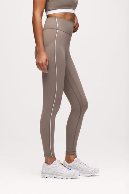 Motion Piped Legging with Pocket | Cocoa