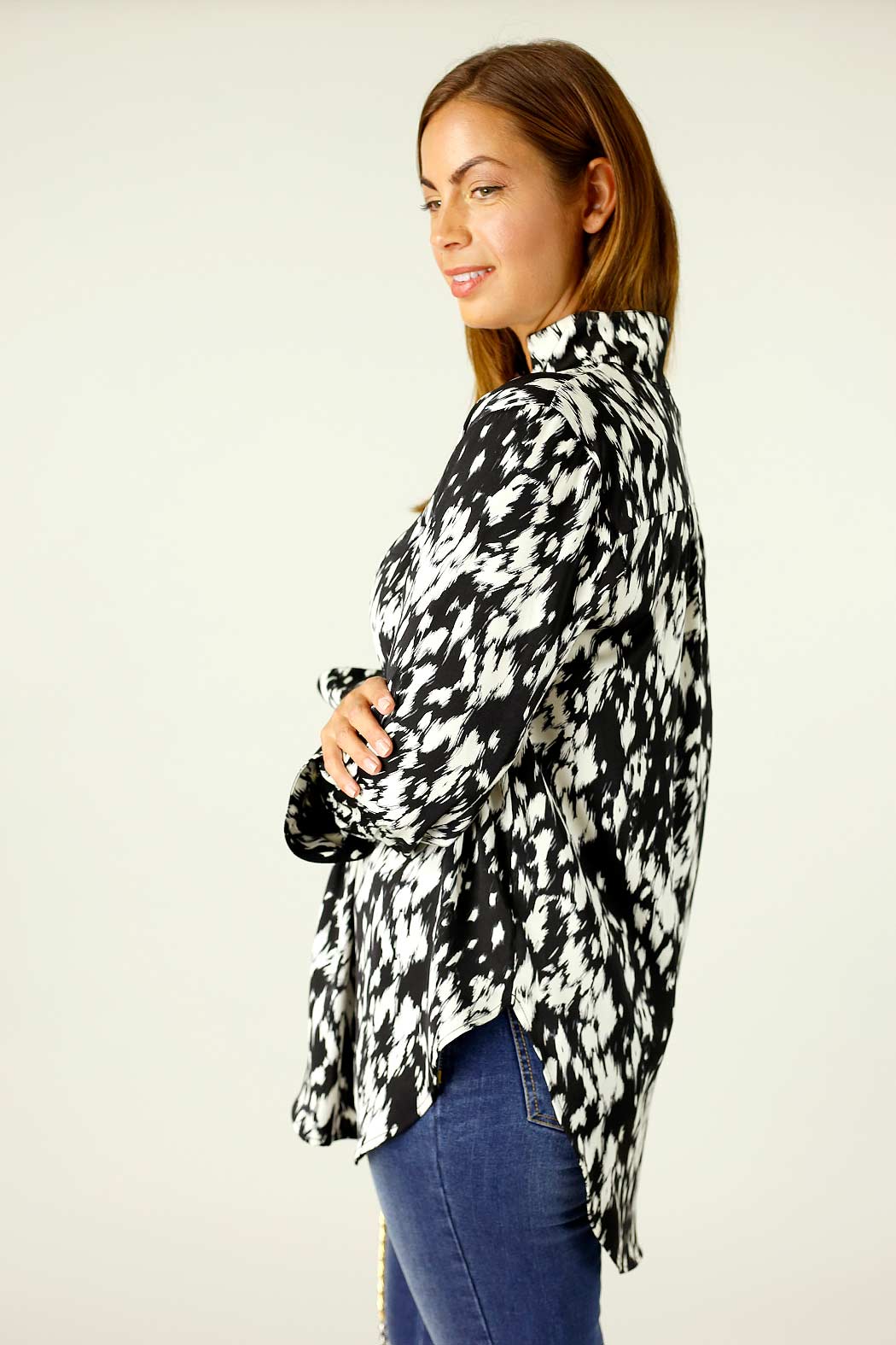 Black & White Nano Blogger Shirt