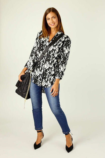 Black & White Nano Blogger Shirt
