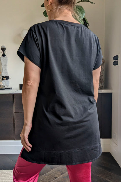 Black Love V-neck T-shirt - Final Sale