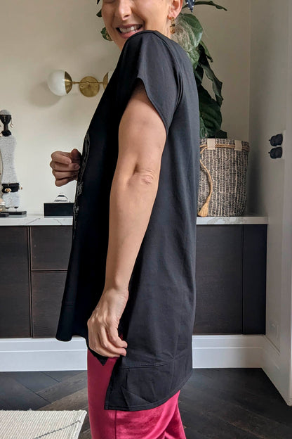 Black Love V-neck T-shirt - Final Sale