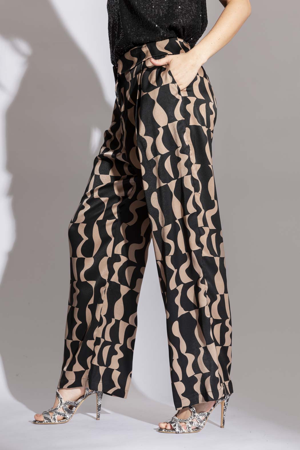Black/Latte Paperbag Pant