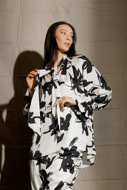 Black/white Victoria Blouse