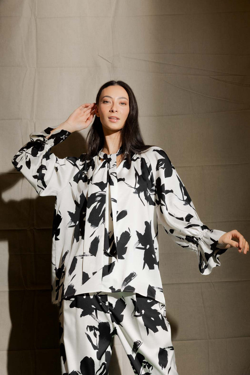 Black/white Victoria Blouse