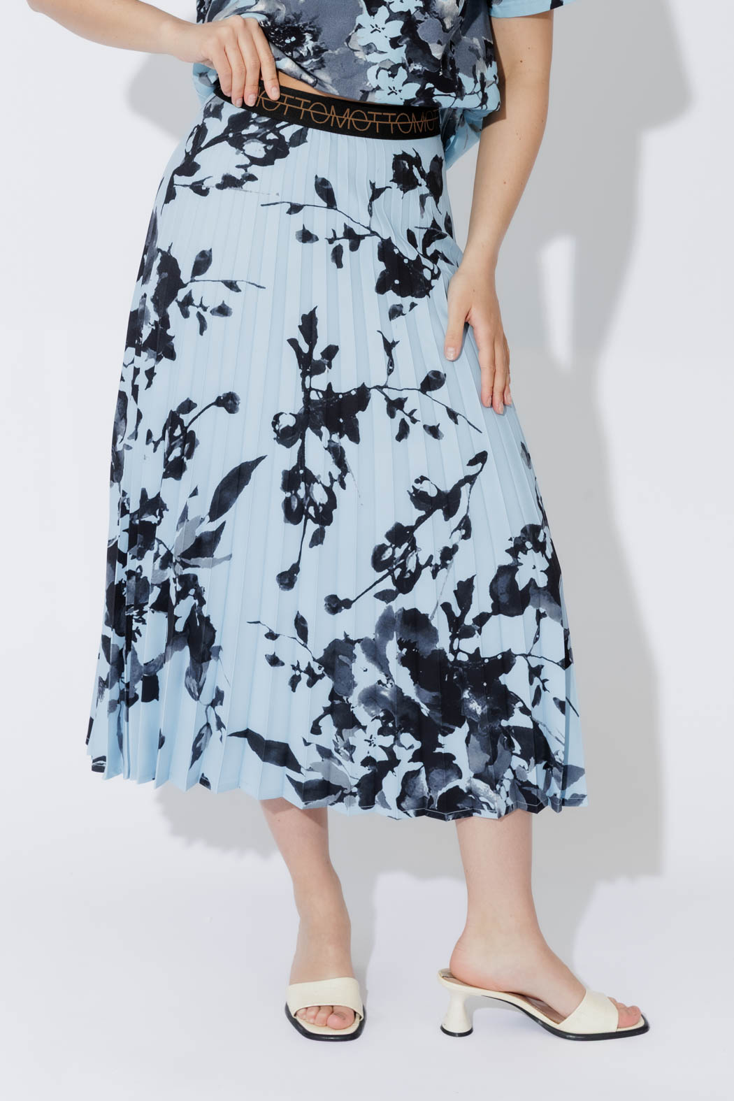 Blue Floral Pleat Skirt