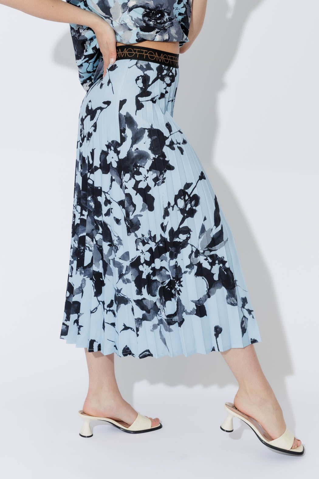 Blue Floral Pleat Skirt