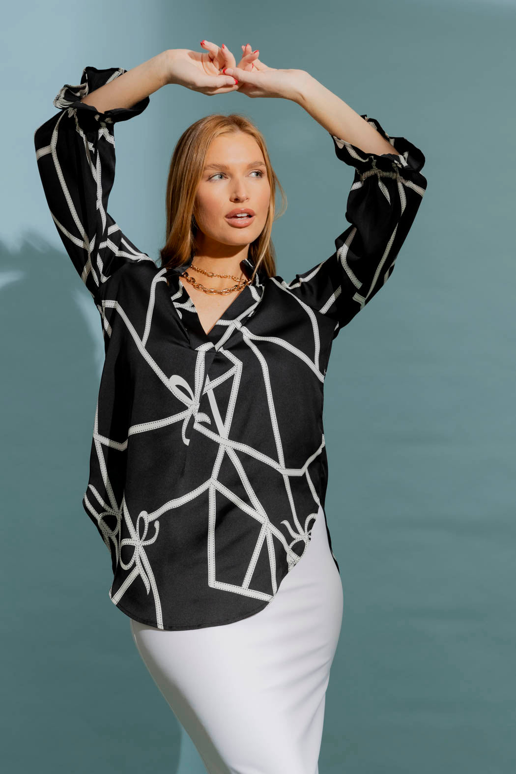 Black/White Ruffle Blogger Shirt