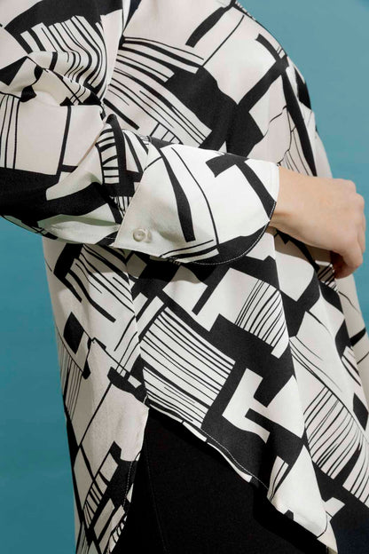Black/white Blogger Shirt