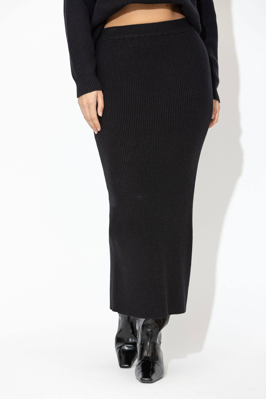 Black Back Split Rib Skirt