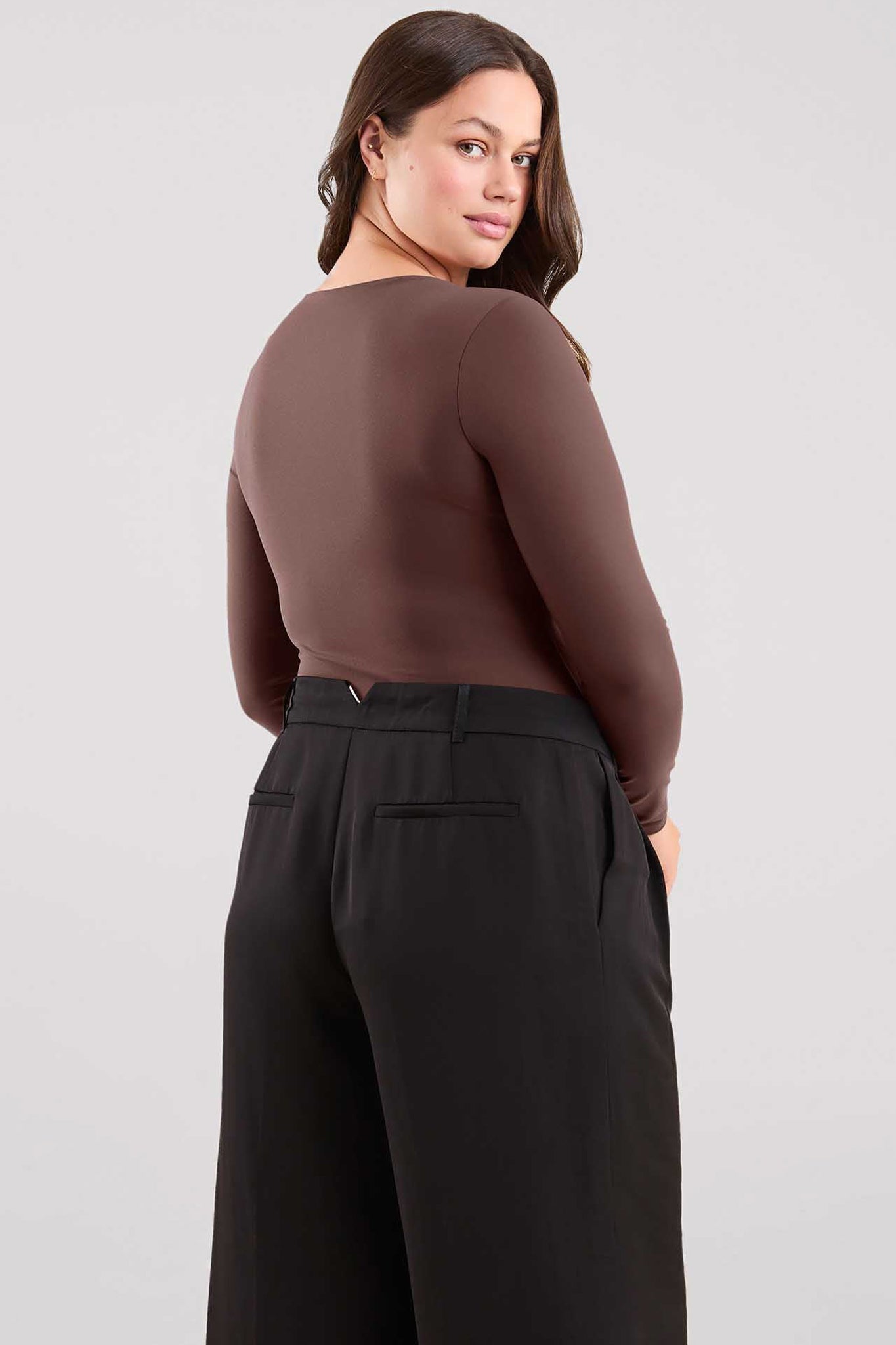 Long Sleeve Scoop Neck Bodysuit | Coffee