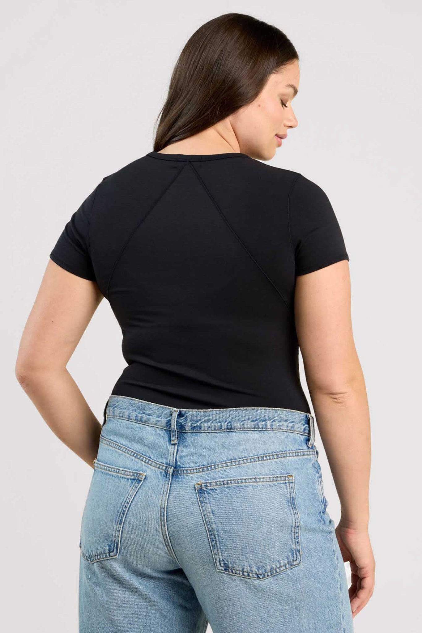 SwiftStretch Seamed Tee | Black