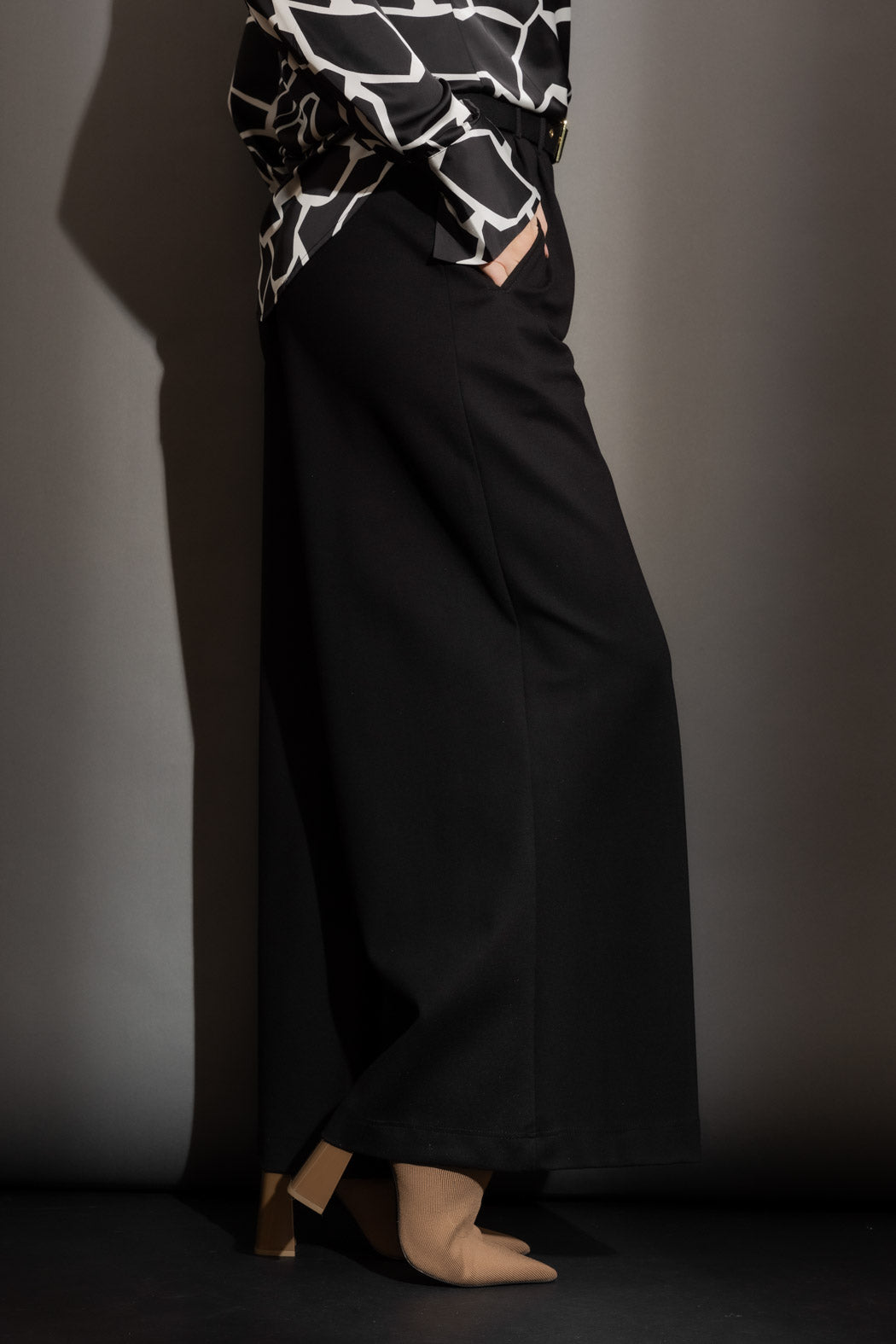 Black Ponte Cosmopolitan Pant