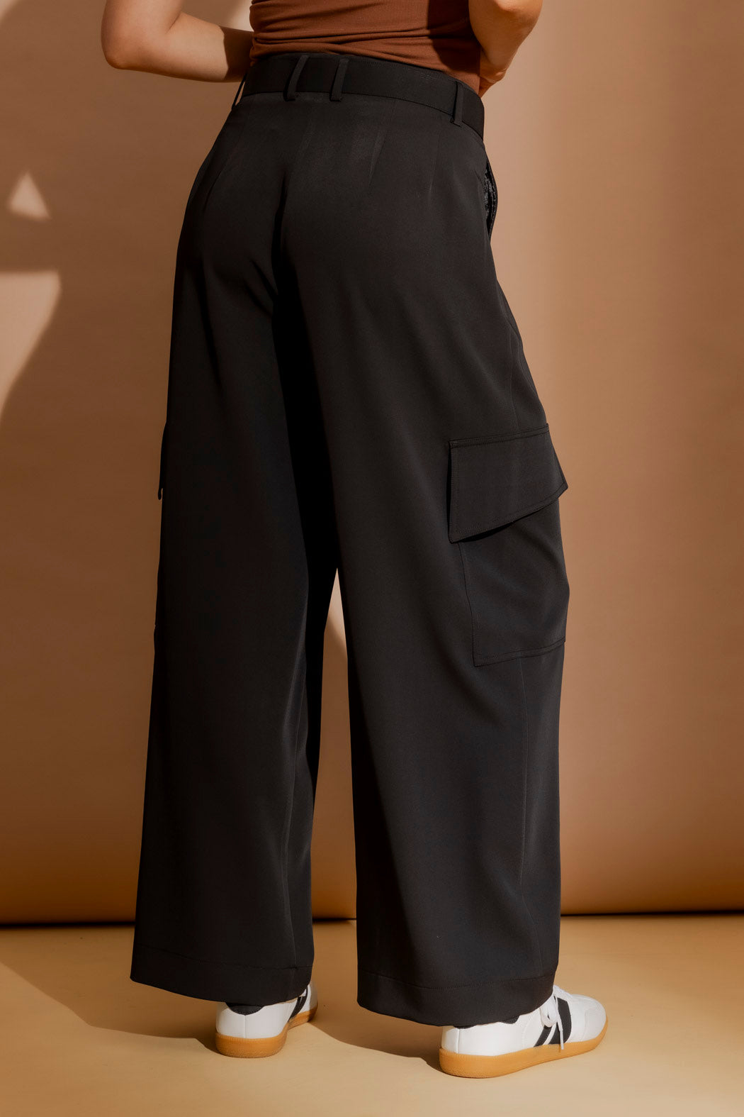 Black Euro Barrel Cargo Pant