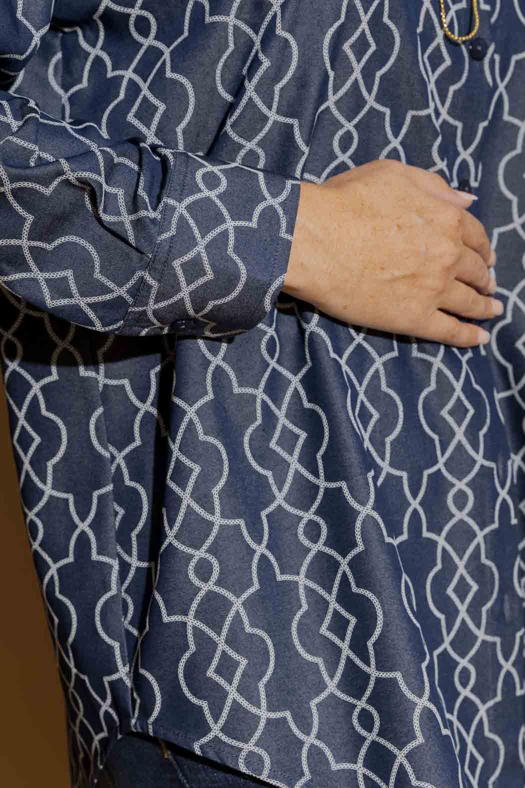 Chambray Embroidery Classic Shirt