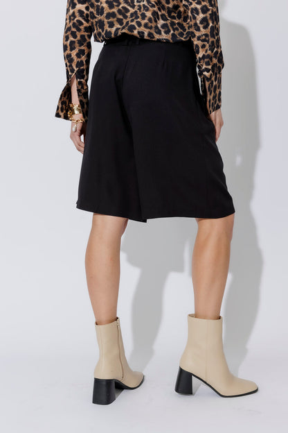 Black Cleo Shorts