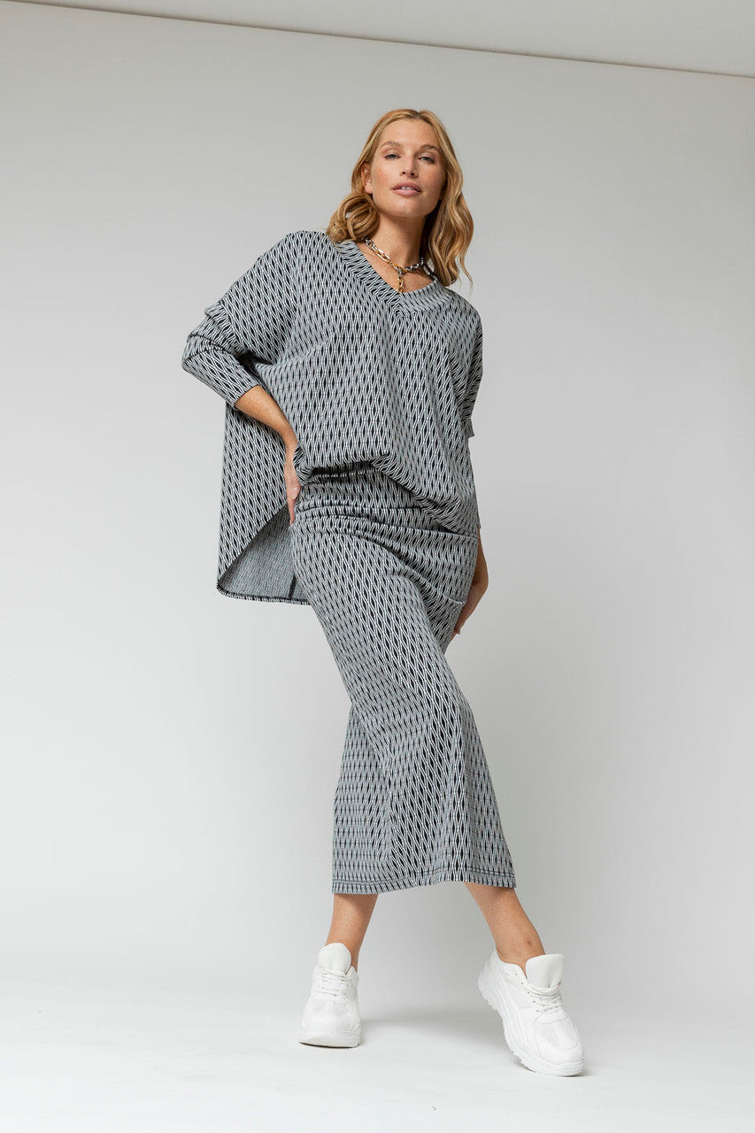 Black White Jacquard V Neck Jumper - Final Sale