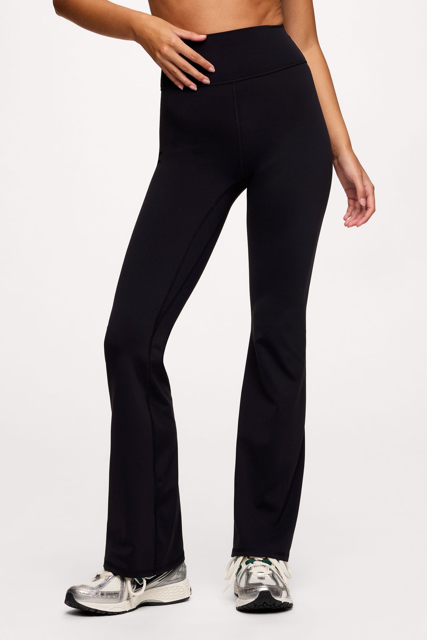Motion Flare Legging | Black