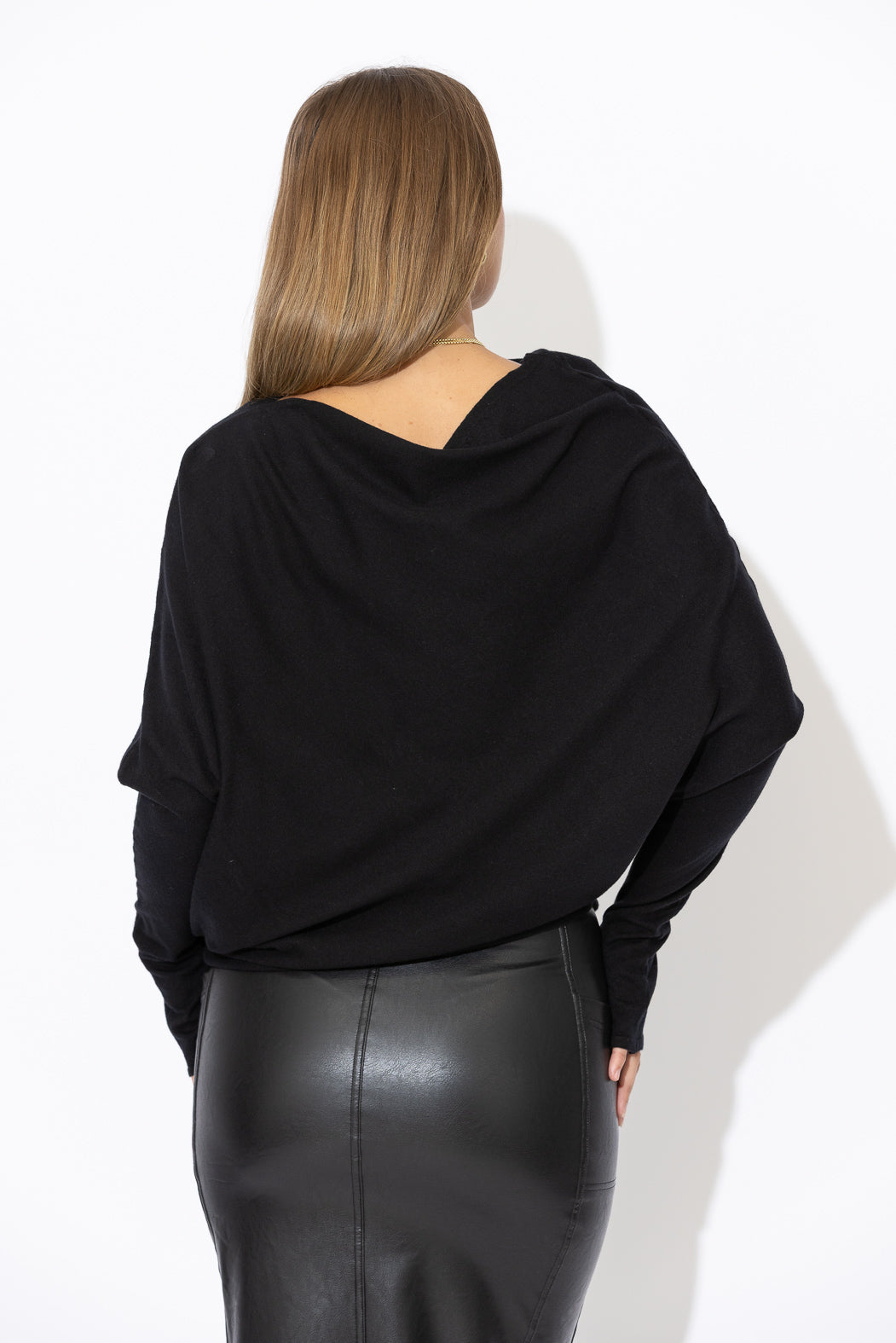Black Milan Model Knit