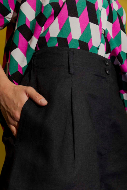 Black Linen Short