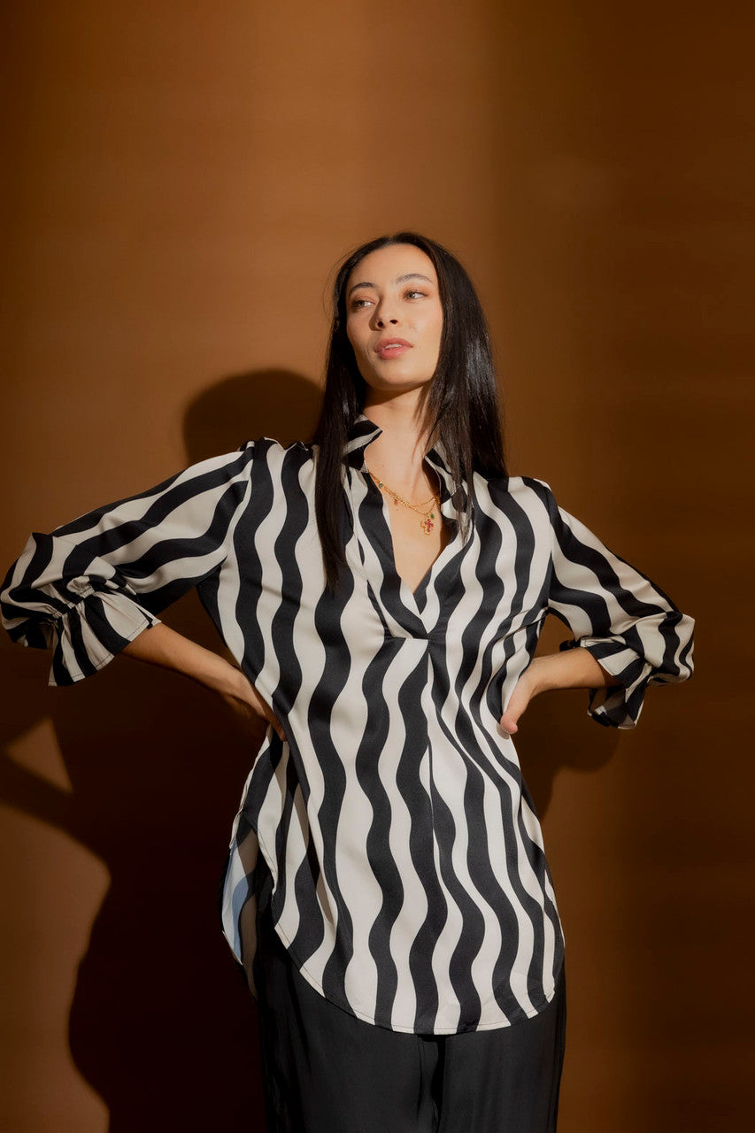 Black Swirl Femme Blogger Shirt Black Swirl